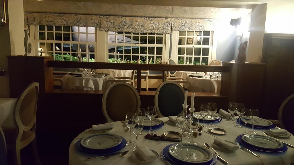 Logis - Hotel & Restaurant Le Gonfalon Germigny-l'Eveque Exterior photo