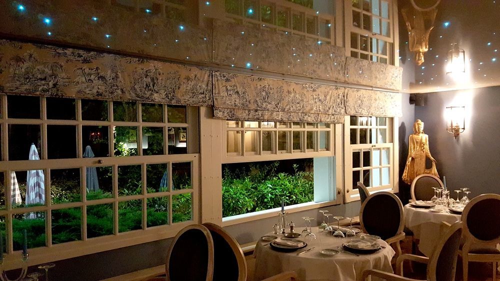 Logis - Hotel & Restaurant Le Gonfalon Germigny-l'Eveque Exterior photo