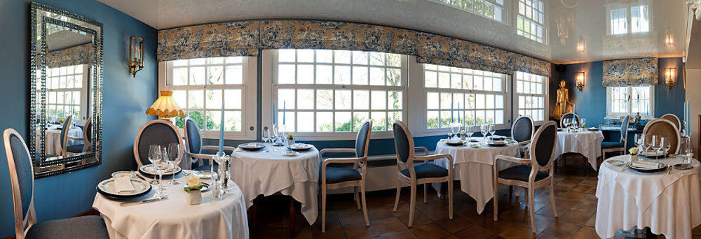 Logis - Hotel & Restaurant Le Gonfalon Germigny-l'Eveque Exterior photo